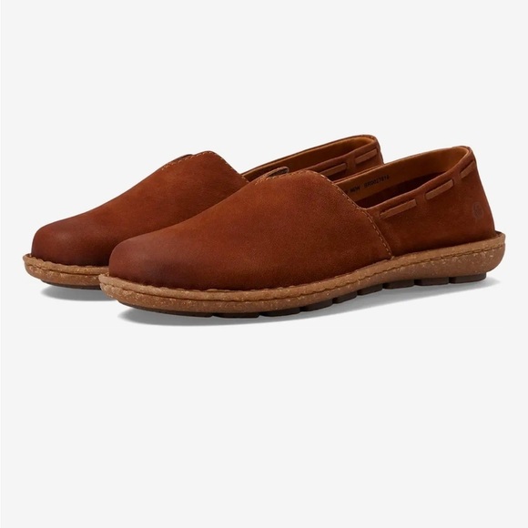 Born Naya Brown Tan Nubuck Slip On Comfort Flat Loafer NWOB - Picture 1 of 9